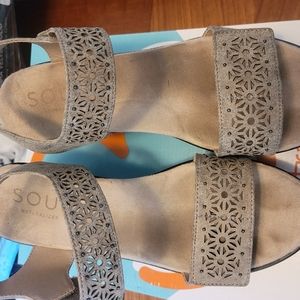 Natural Soul sandals